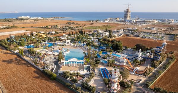 איה נאפה, זקינטוס או רודוס? מי זול יותר לצעירי העמק – לינה, מסיבות ותחבורה
